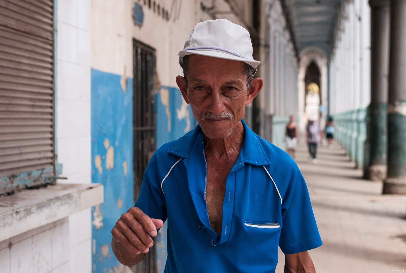Blue shirt Havana Vieja