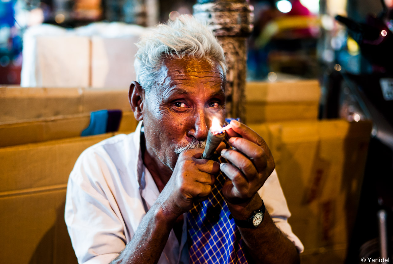 Delhi man cigar